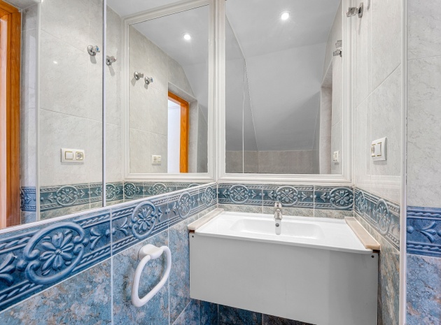 Resale - Townhouse - Villamartin - bosque de las lomas