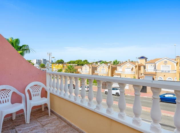 Resale - Townhouse - Villamartin - bosque de las lomas