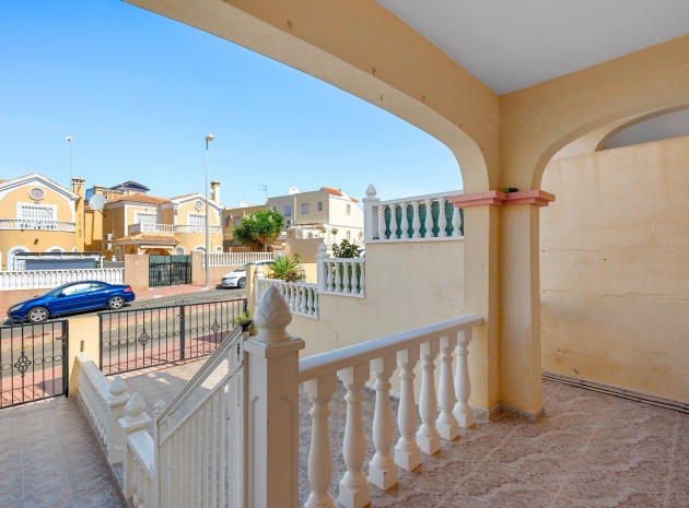 Resale - Townhouse - Villamartin - bosque de las lomas