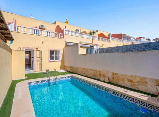 Resale - Townhouse - Villamartin - bosque de las lomas