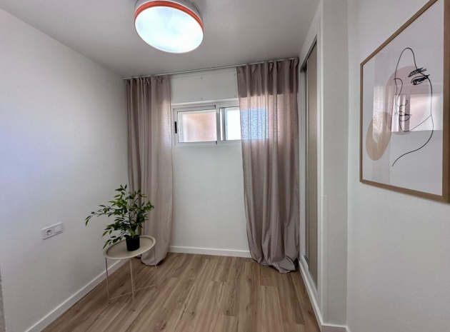 Wiederverkauf - Wohnung - Torrevieja - Torrevieja Centro