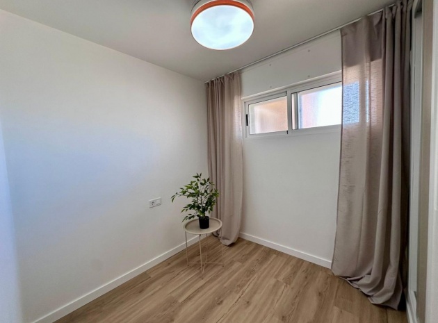 Wiederverkauf - Wohnung - Torrevieja - Torrevieja Centro