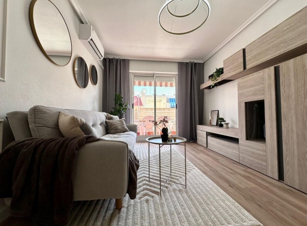 Wiederverkauf - Wohnung - Torrevieja - Torrevieja Centro