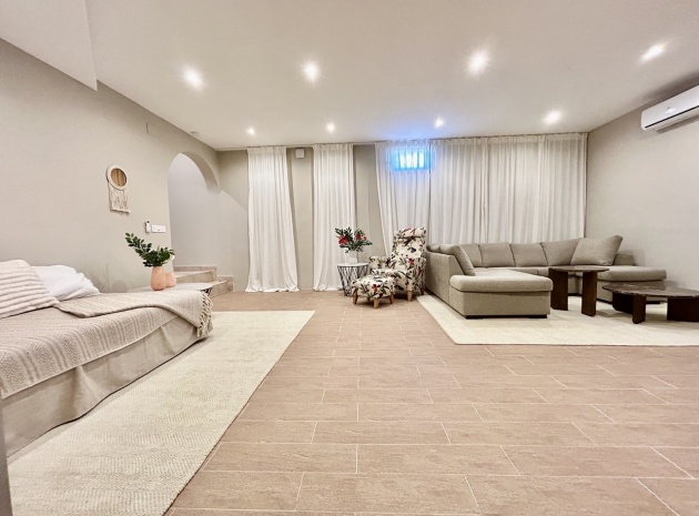 Resale - Villa - La Zenia