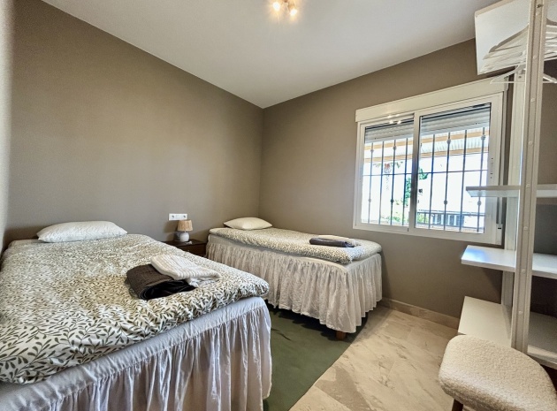 Resale - Villa - La Zenia