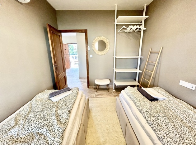 Resale - Villa - La Zenia