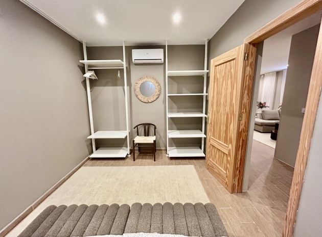 Resale - Villa - La Zenia