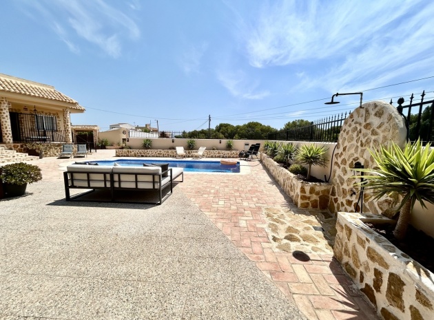 Resale - Villa - La Zenia