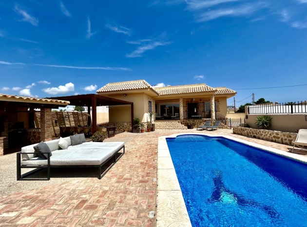 Resale - Villa - La Zenia