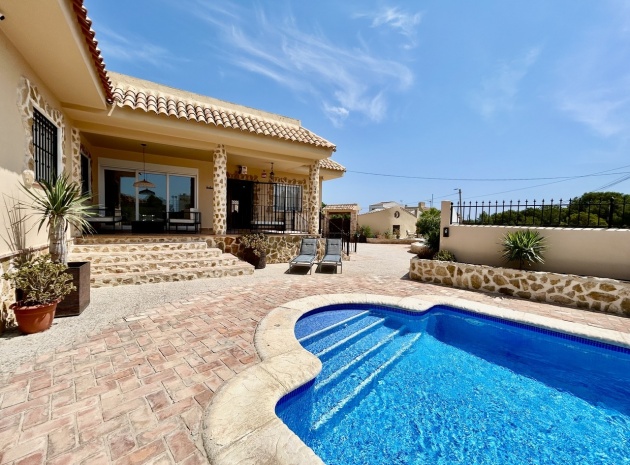 Resale - Villa - La Zenia