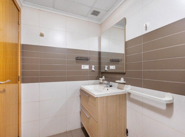 Wiederverkauf - Wohnung - Torrevieja - Beachside Torrevieja