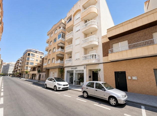 Resale - Apartment - Torrevieja - Beachside Torrevieja
