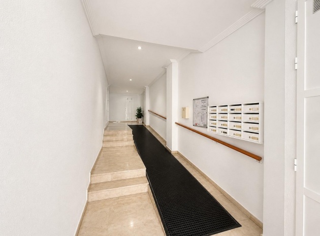 Resale - Apartment - Torrevieja - Beachside Torrevieja
