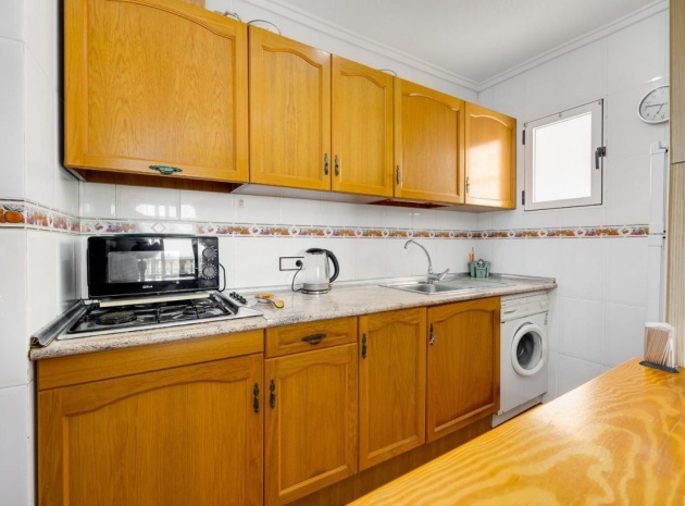 Resale - Apartment - Torrevieja - Torrevieja Centro