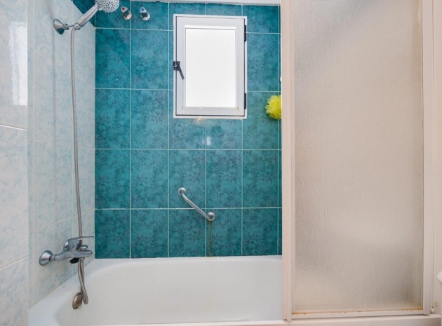 Resale - Apartment - Torrevieja - Torrevieja Centro