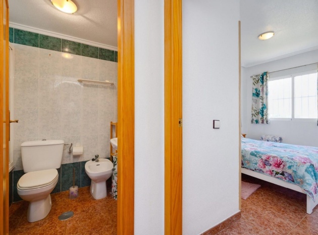 Resale - Apartment - Torrevieja - Torrevieja Centro