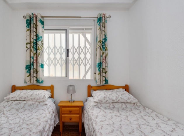 Resale - Apartment - Torrevieja - Torrevieja Centro