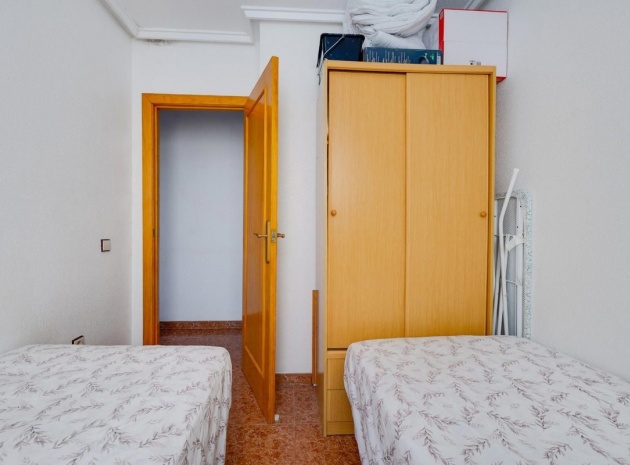 Resale - Apartment - Torrevieja - Torrevieja Centro