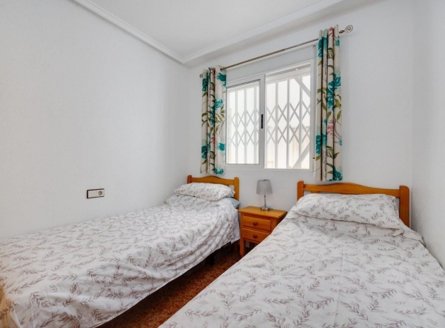 Resale - Apartment - Torrevieja - Torrevieja Centro