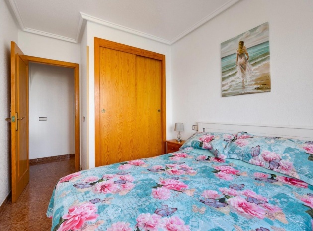 Resale - Apartment - Torrevieja - Torrevieja Centro