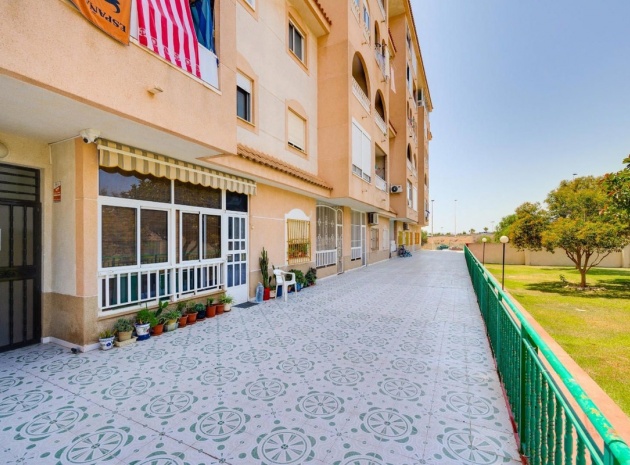 Resale - Apartment - Torrevieja - Torrevieja Centro