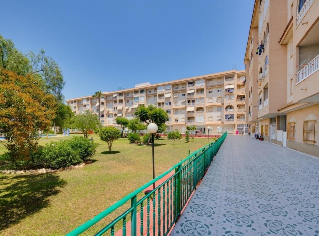 Resale - Apartment - Torrevieja - Torrevieja Centro