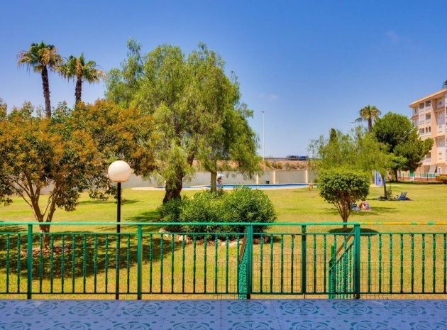 Resale - Apartment - Torrevieja - Torrevieja Centro