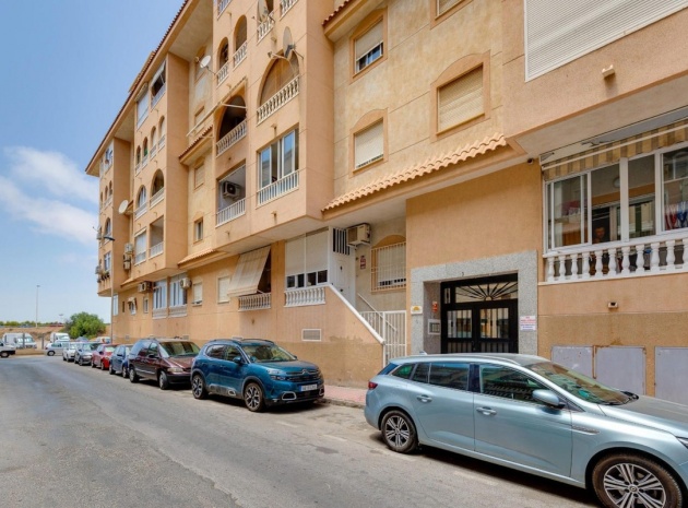 Resale - Apartment - Torrevieja - Torrevieja Centro