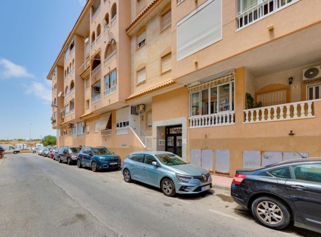 Resale - Apartment - Torrevieja - Torrevieja Centro