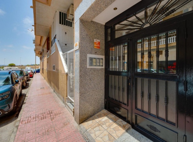 Resale - Apartment - Torrevieja - Torrevieja Centro
