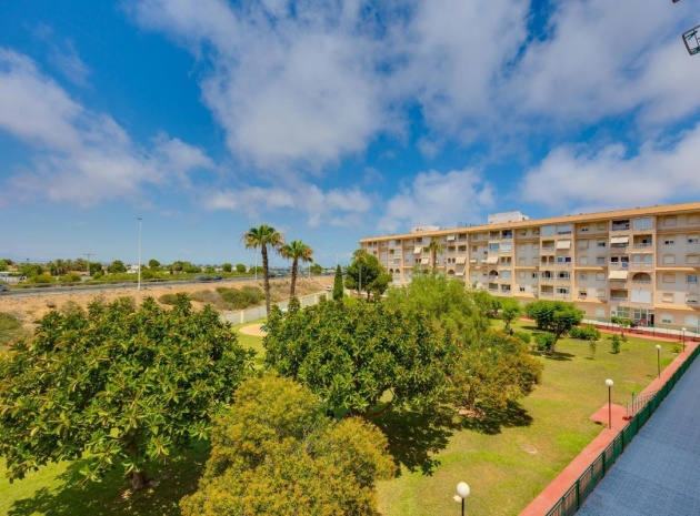 Resale - Apartment - Torrevieja - Torrevieja Centro