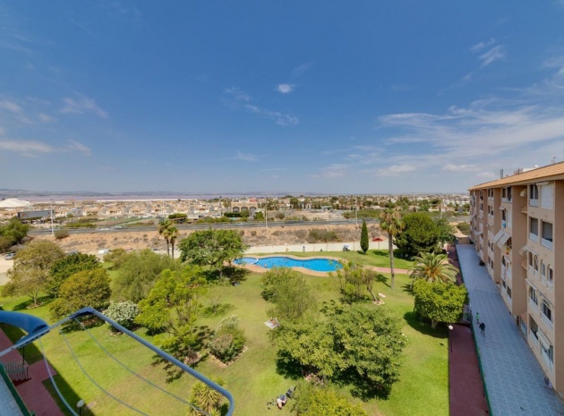Resale - Apartment - Torrevieja - Torrevieja Centro