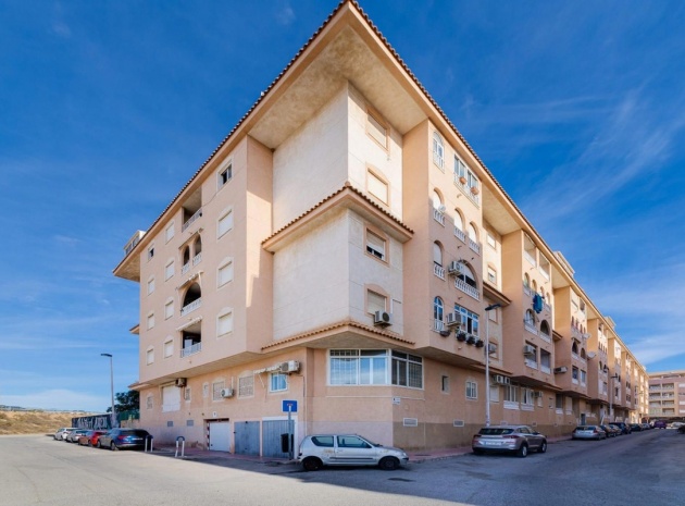 Resale - Apartment - Torrevieja - Torrevieja Centro