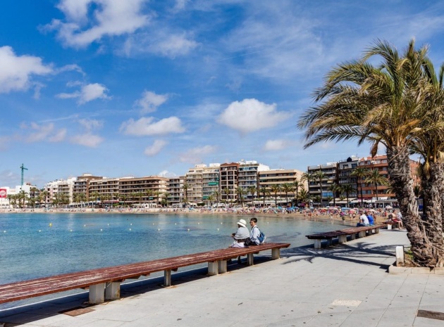 Resale - Apartment - Torrevieja - Torrevieja Centro