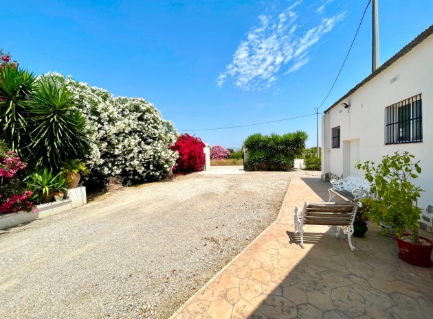 Wiederverkauf - Villa - Daya Nueva - Daya Nueva Centro