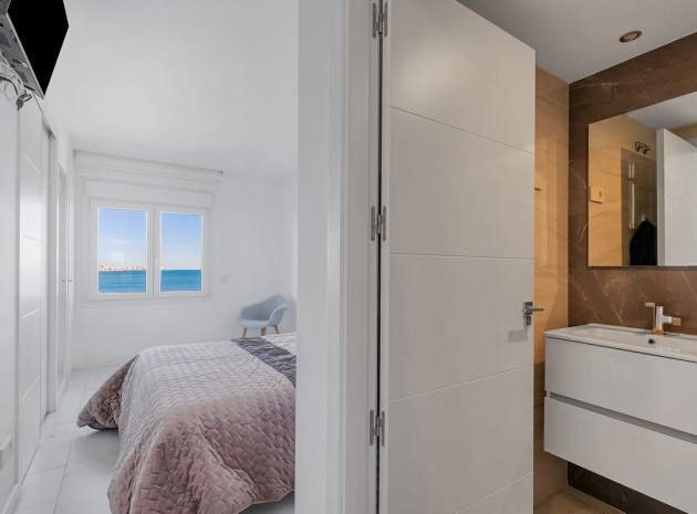 Återförsäljning - Lägenhet - Orihuela - Punta Prima