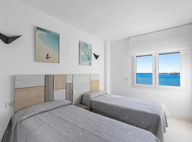 Återförsäljning - Lägenhet - Orihuela - Punta Prima
