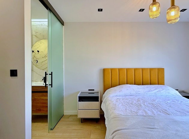 Wiederverkauf - Wohnung - Punta Prima - Res. Innova Beach