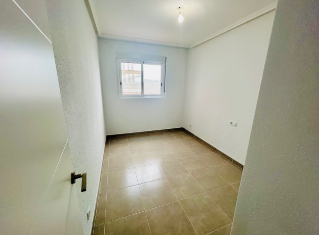 Wiederverkauf - Wohnung - Daya Nueva