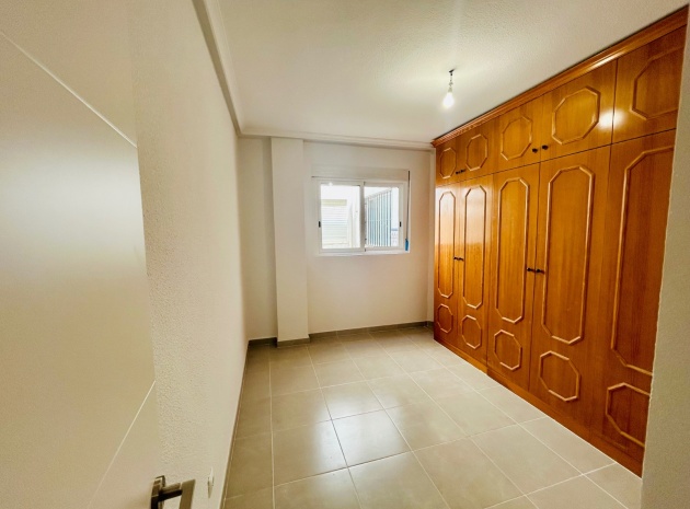 Wiederverkauf - Wohnung - Daya Nueva