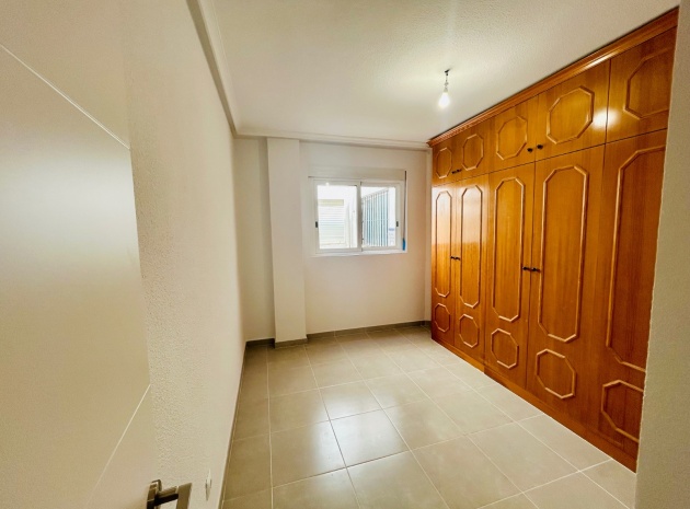 Wiederverkauf - Wohnung - Daya Nueva
