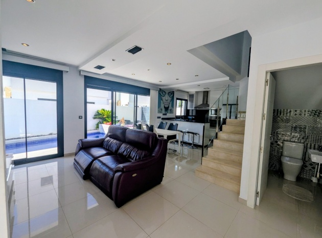 Återförsäljning - Villa - Los Montesinos - La Herrada