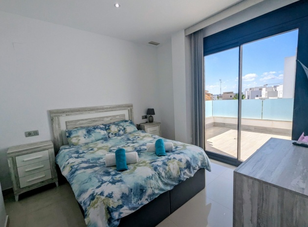 Återförsäljning - Villa - Los Montesinos - La Herrada