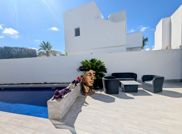 Återförsäljning - Villa - Los Montesinos - La Herrada
