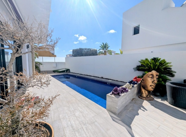 Återförsäljning - Villa - Los Montesinos - La Herrada