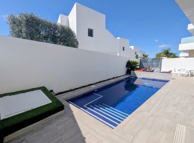 Återförsäljning - Villa - Los Montesinos - La Herrada