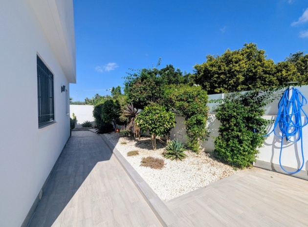 Återförsäljning - Villa - Los Montesinos - La Herrada