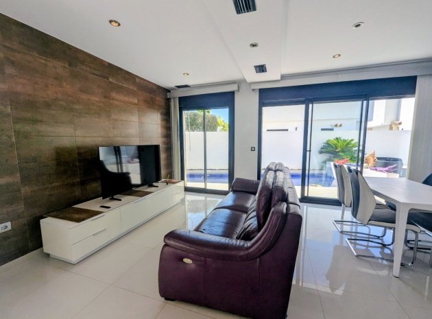 Återförsäljning - Villa - Los Montesinos - La Herrada
