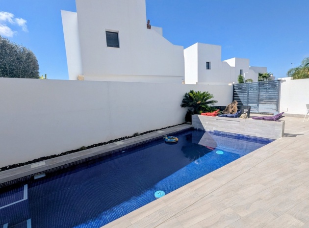 Återförsäljning - Villa - Los Montesinos - La Herrada