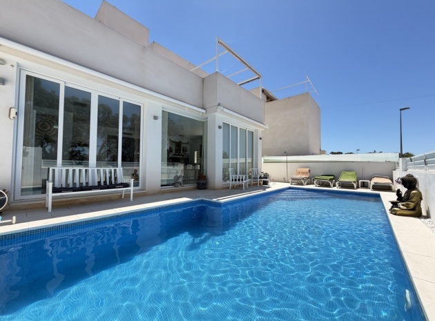 Återförsäljning - Villa - Mil Palmeras - Beachside Mil Palmeras
